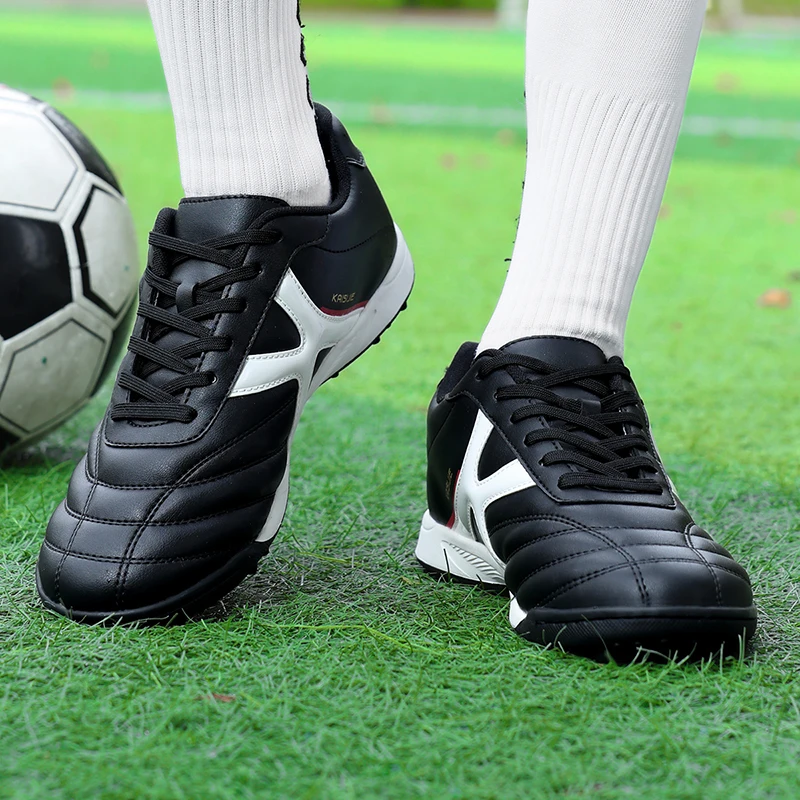 New Men Soccer Shoes Sneakers High-quality Match Light Futsal Cleats Football Boots Non-Slip Grass Indoor Hot-selling Outdoor