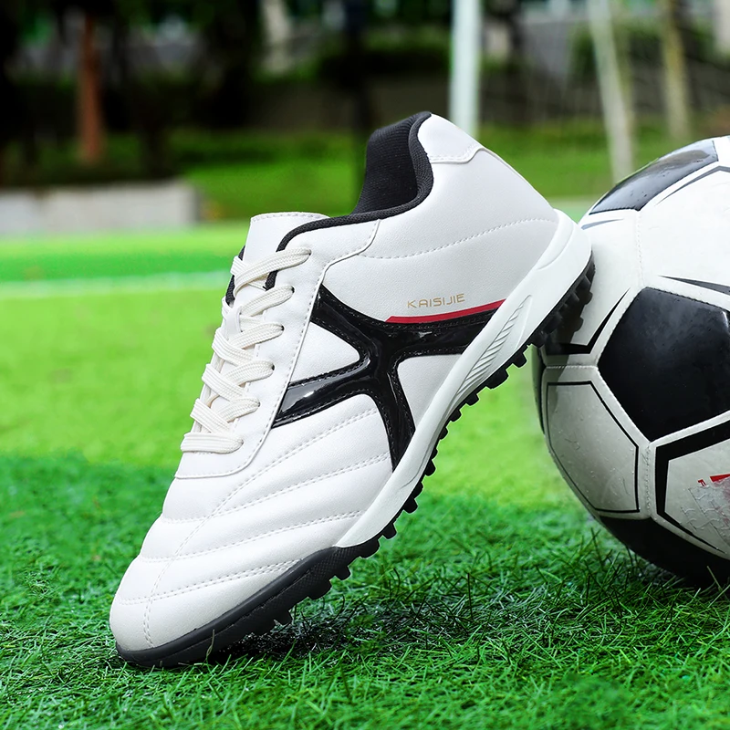 New Men Soccer Shoes Sneakers High-quality Match Light Futsal Cleats Football Boots Non-Slip Grass Indoor Hot-selling Outdoor