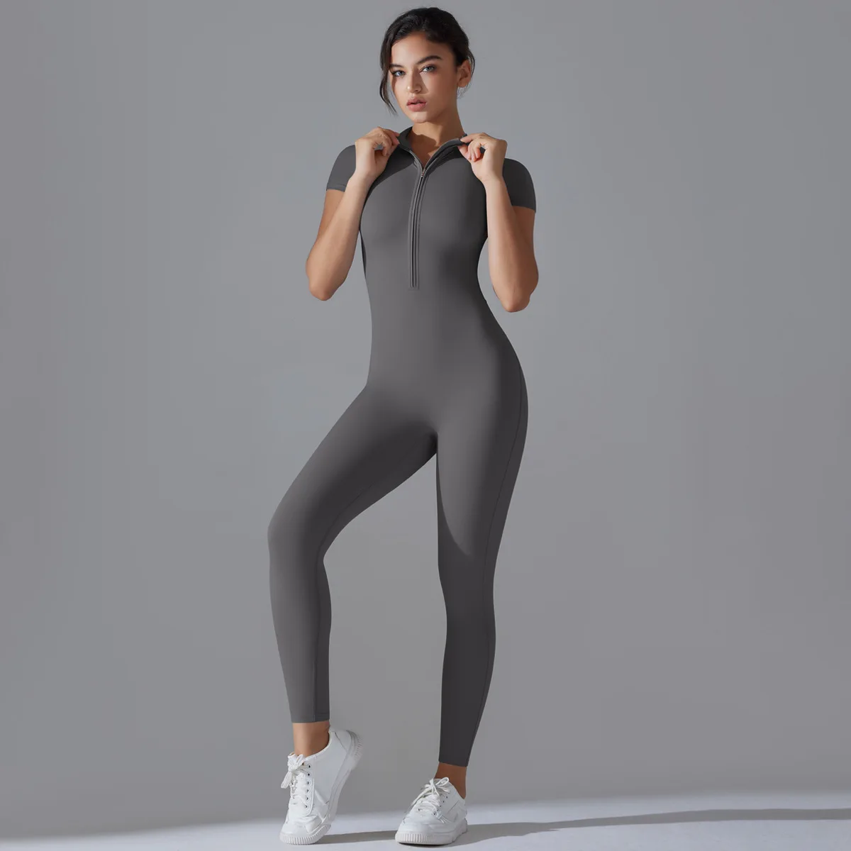 Naked zipper short sleeved yoga suit jumpsuit, quick drying breathable outdoor sports tight fitting jumpsuit, fitness suit