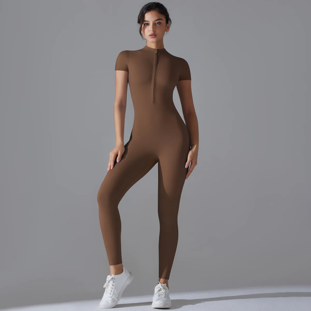 Naked zipper short sleeved yoga suit jumpsuit, quick drying breathable outdoor sports tight fitting jumpsuit, fitness suit