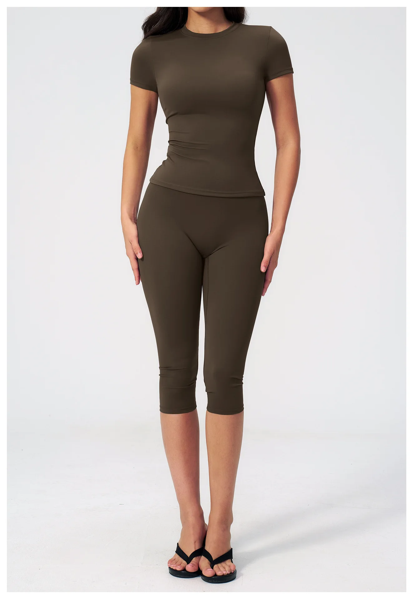 Sports Set Two Pieces Yoga Set Women's Sports Set Quick Drying Short Sleeve Fitness Set Gym Running Slim Capri Pants Sportswear