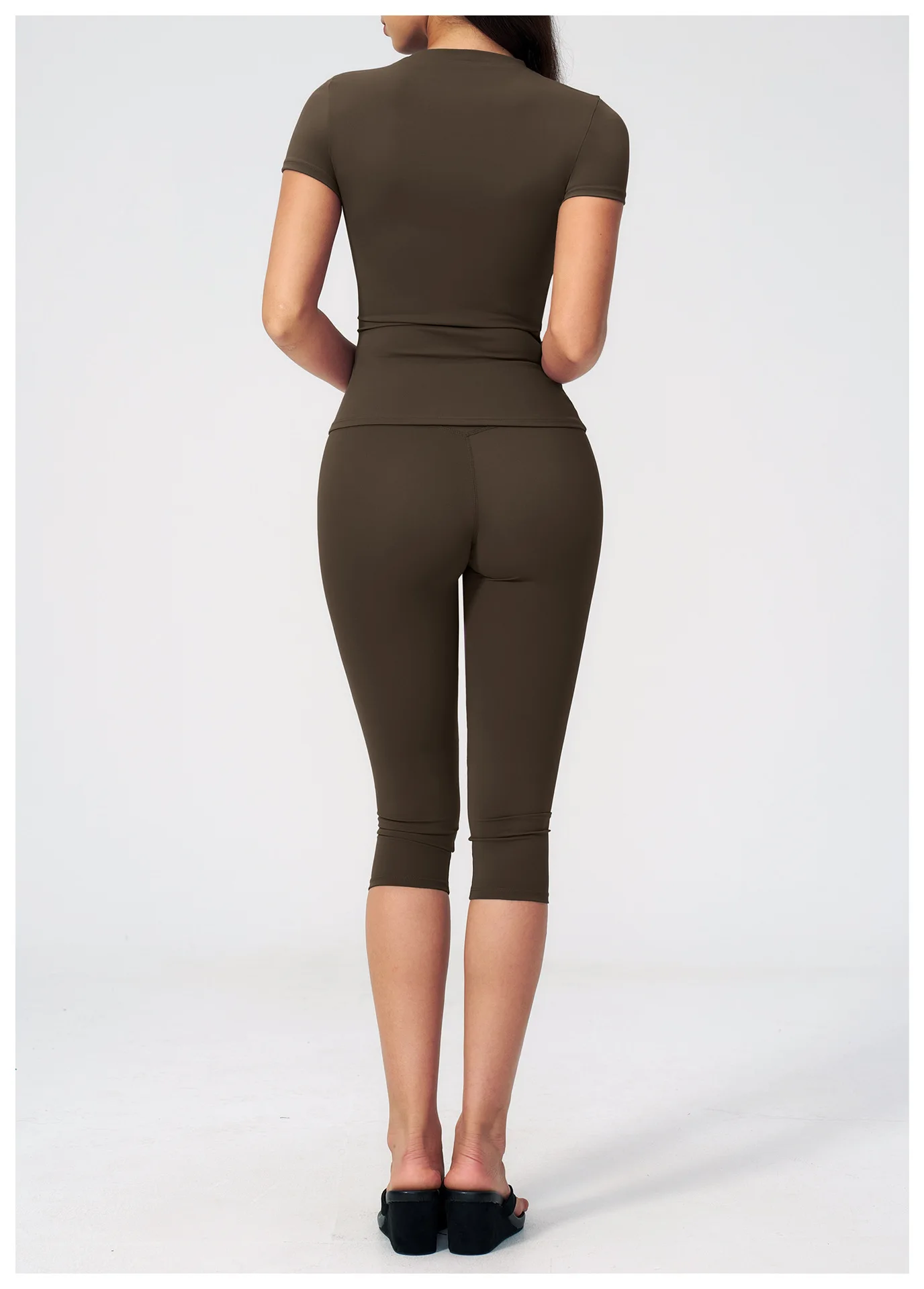 Sports Set Two Pieces Yoga Set Women's Sports Set Quick Drying Short Sleeve Fitness Set Gym Running Slim Capri Pants Sportswear