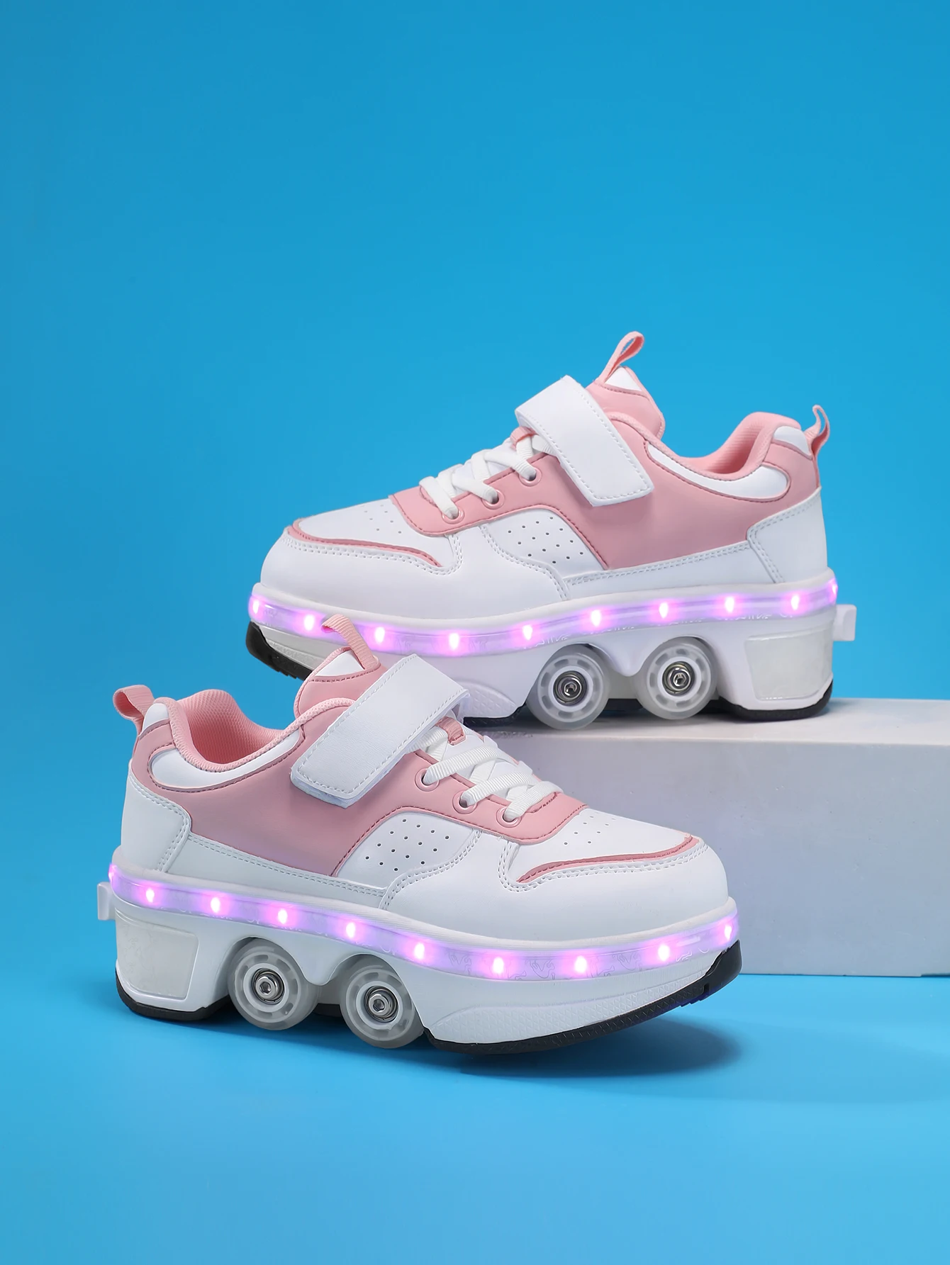 Popular Fashion Upgraded Four Wheel Children's Roller Skating Shoes, One Click Invisible LED Light Skating Shoes