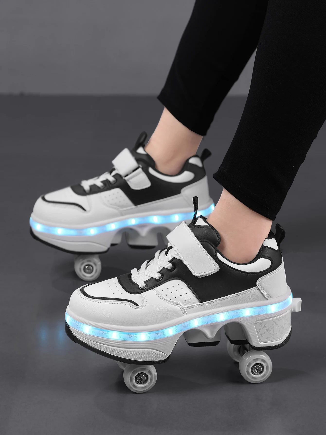 Popular Fashion Upgraded Four Wheel Children's Roller Skating Shoes, One Click Invisible LED Light Skating Shoes