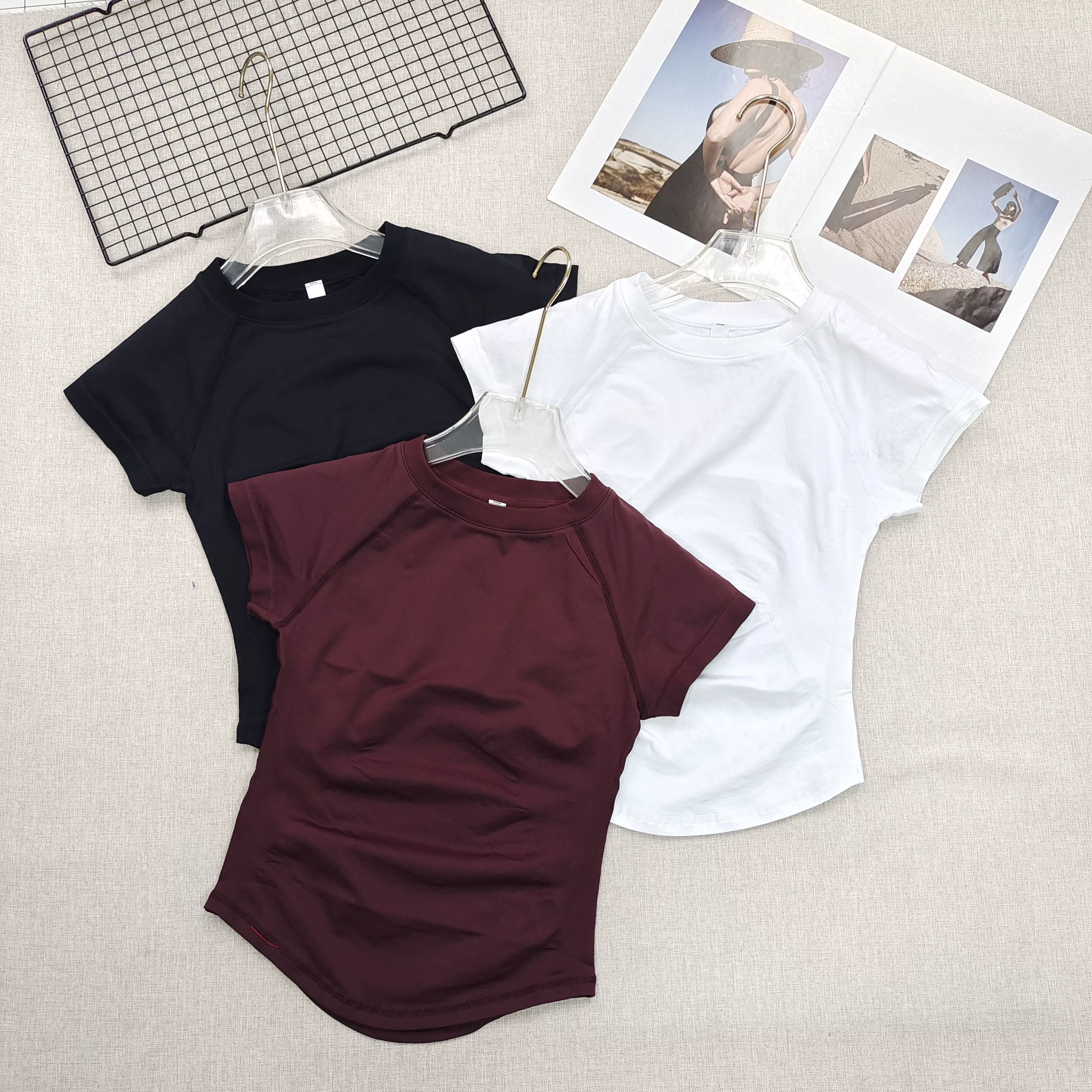 Women's Slim Fit Short Sleeve Yoga Set, Breathable Sports T-Shirt & High Waist Butt Lifting Shorts for Running Workout