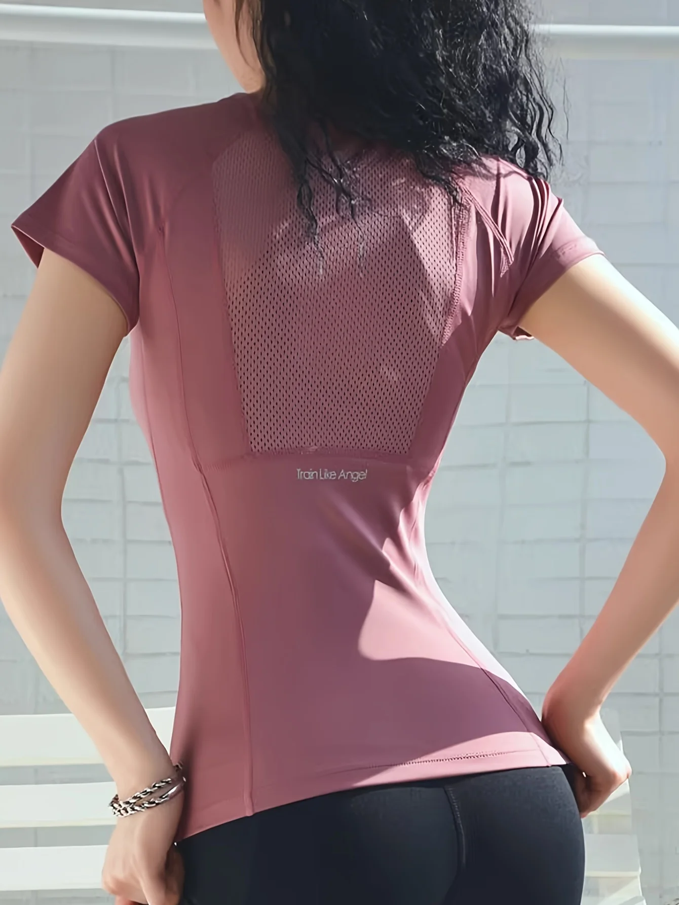 Women's sports T-shirt, breathable, sexy, back beauty, quick drying fabric, short sleeved yoga top for running training