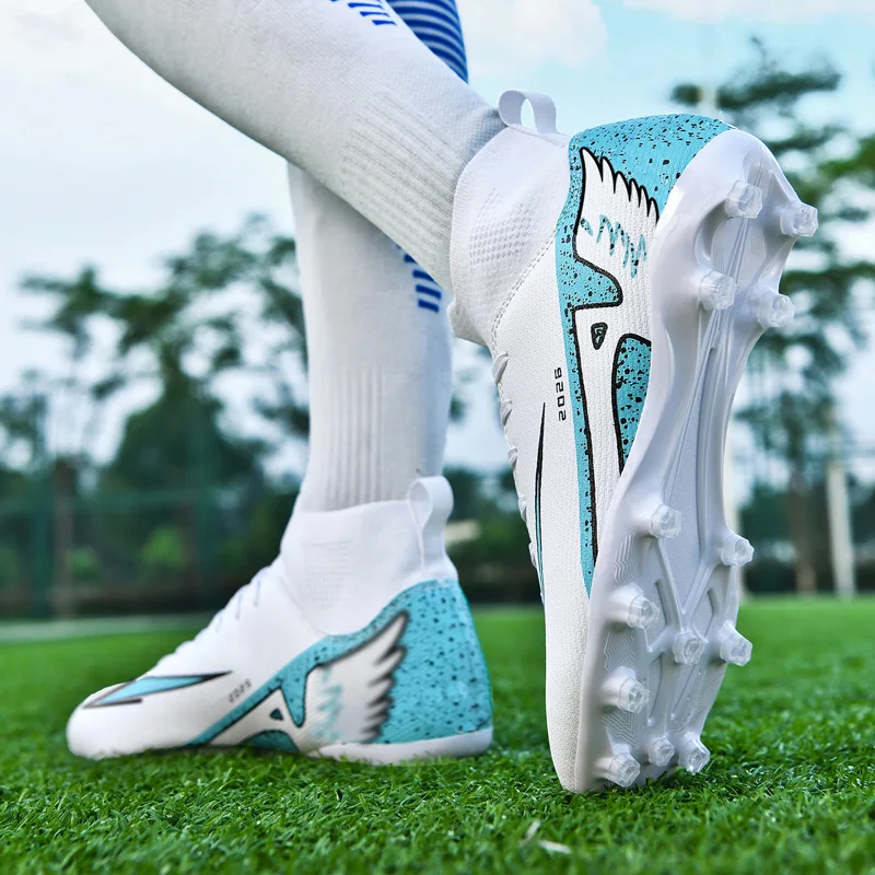 New Men Soccer Shoes High-quality Indoor Football Boots Sports Shoes Futsal High Ankle Non-Slip Outdoor Ultralight Non-Slip