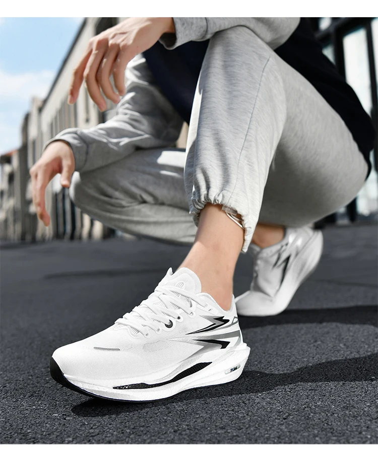 Men's Professional Carbon Plate Racing Shoes for Marathon High Energy Return Lightweight Design