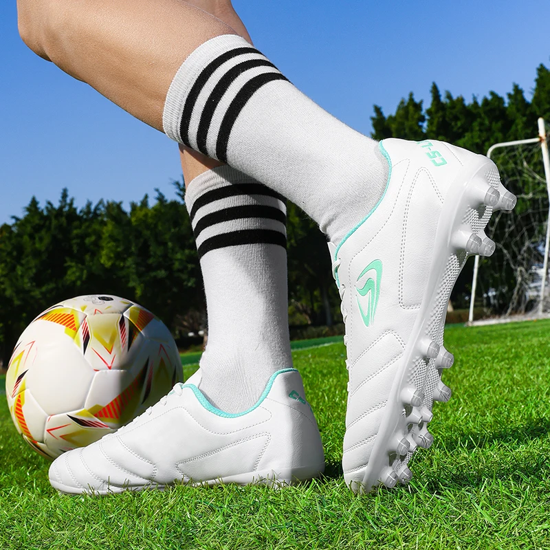 New Men Football Boots Outdoor Soccer Shoes TF FG Grass Cleats Comfortable Training Shoes Match Futsal Breathable Sport Indoor