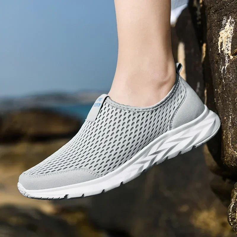 Men Loafers Light Walking Breathable Summer Comfortable Women Casual Shoes Men Sneakers Couple Shoes Plus Size