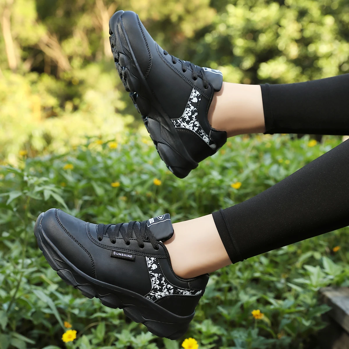 Women's Lightweight Lace-Up Casual Running Shoes, All Season Sneakers for Students Work Travel Outdoor Sports