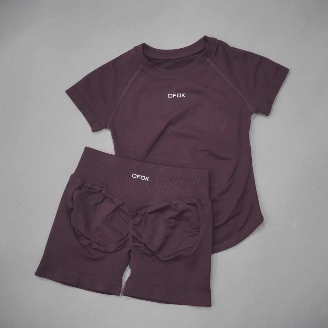 DFDK Women Seamless 2Pcs Sports Set Short Sleeve Yoga Outfit High Elastic Quick Dry Running Shorts Ladies Gym Fitness Training
