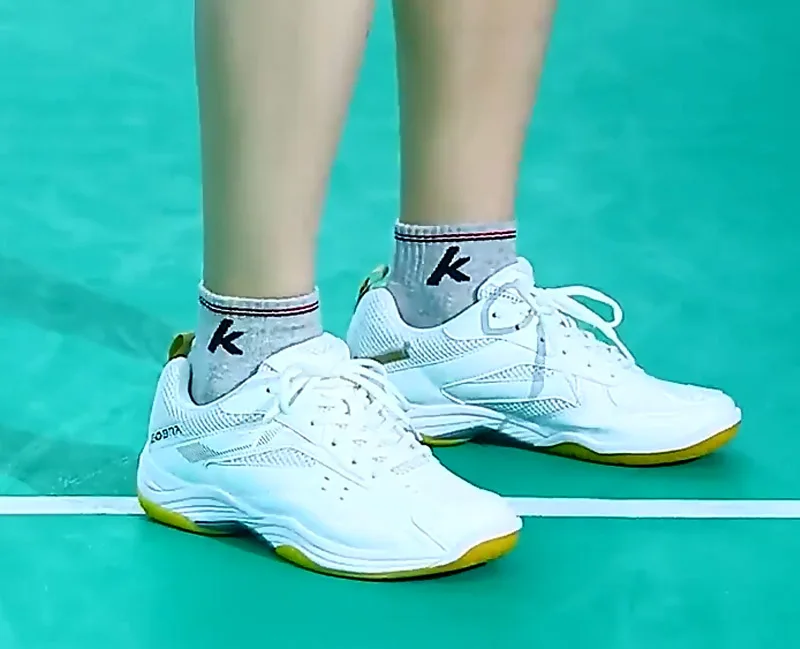 Kawasaki Mens Badminton Shoes Professional Sports Shoes for Women Breathable Indoor Court Sneakers K-086