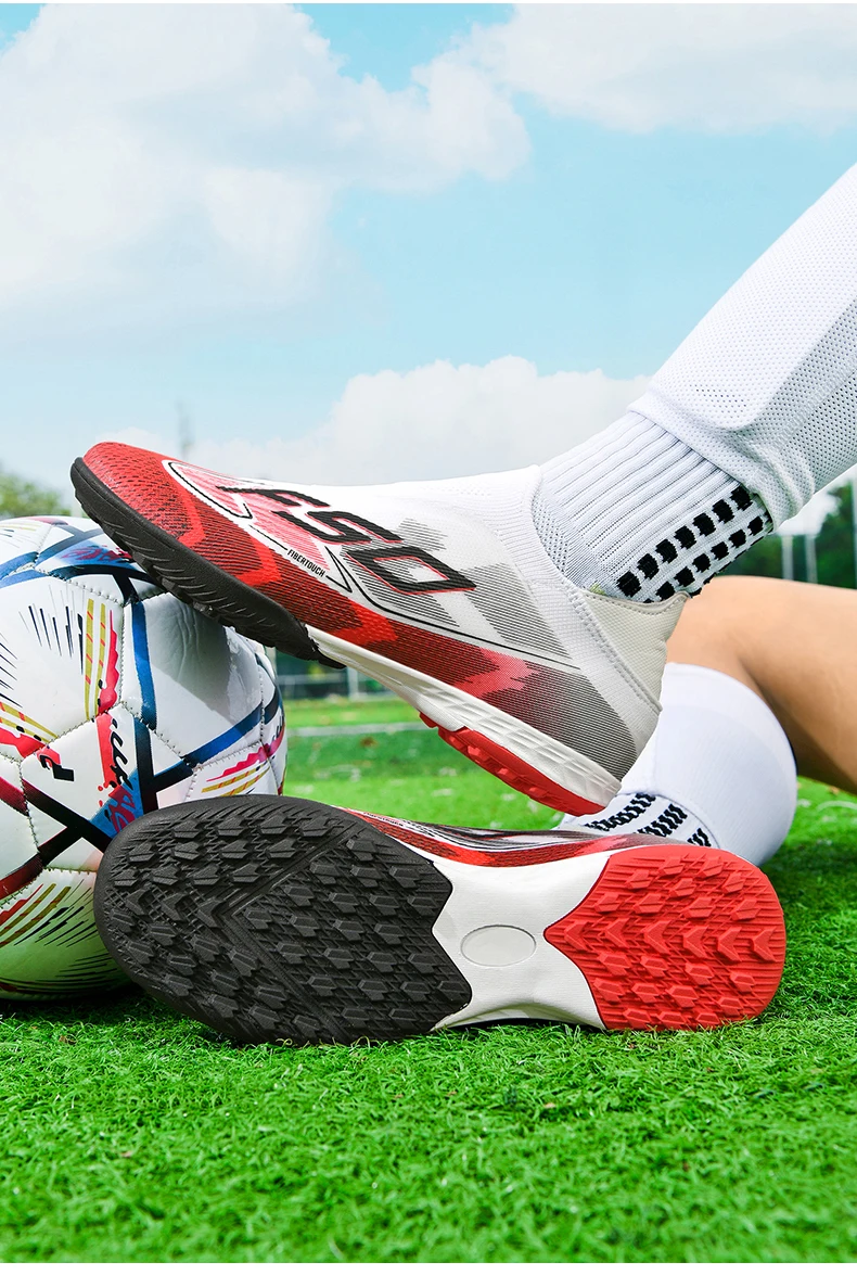 Men New Football Boots Grass Professional Original Resistant Casual Male Soccer Shoes Top Quality Ultralight Football Shoes