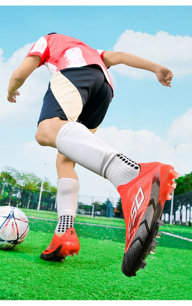 Men New Football Boots Grass Professional Original Resistant Casual Male Soccer Shoes Top Quality Ultralight Football Shoes