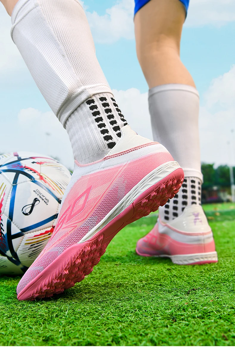 Men New Football Boots Grass Professional Original Resistant Casual Male Soccer Shoes Top Quality Ultralight Football Shoes