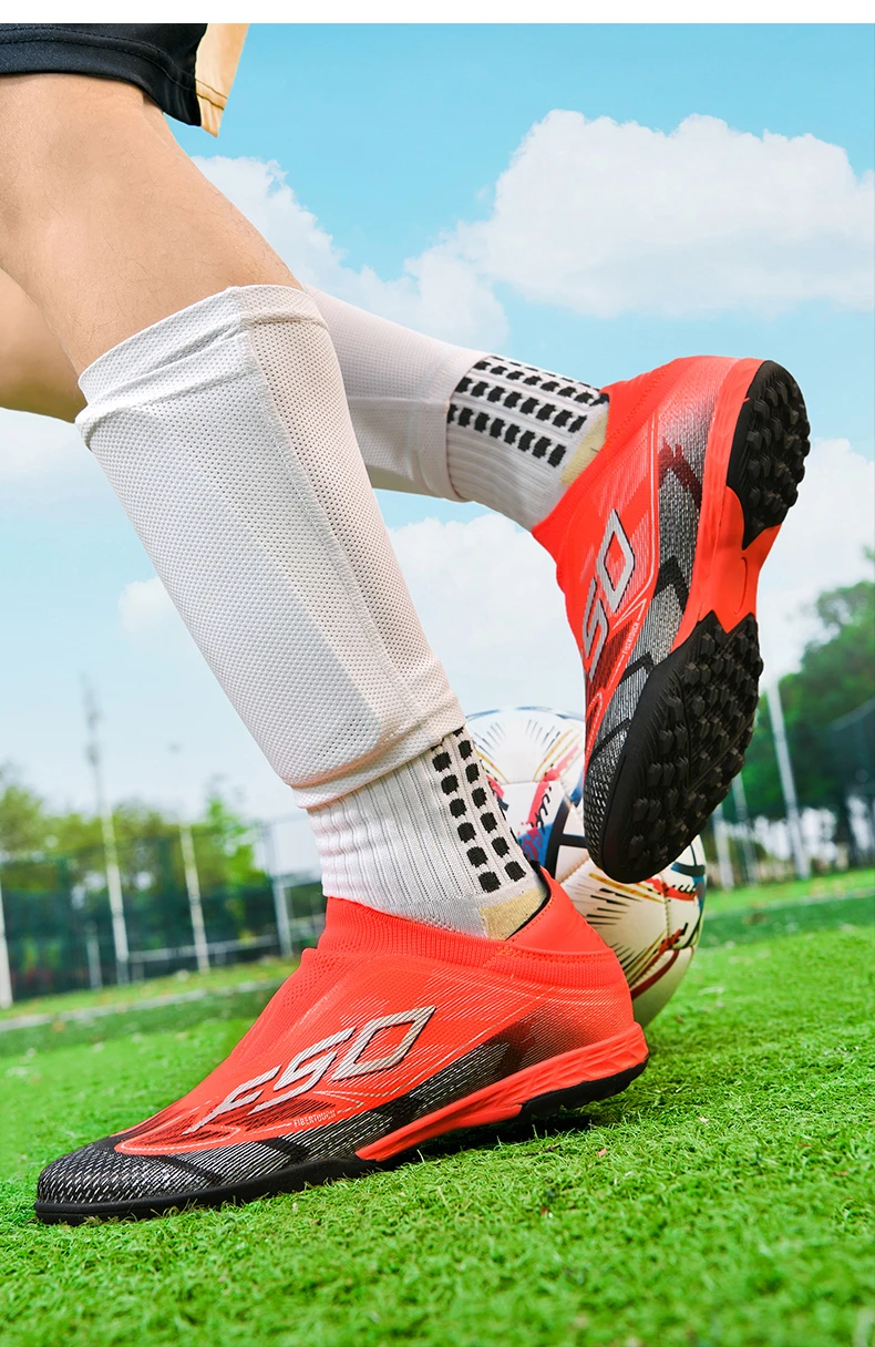Men New Football Boots Grass Professional Original Resistant Casual Male Soccer Shoes Top Quality Ultralight Football Shoes