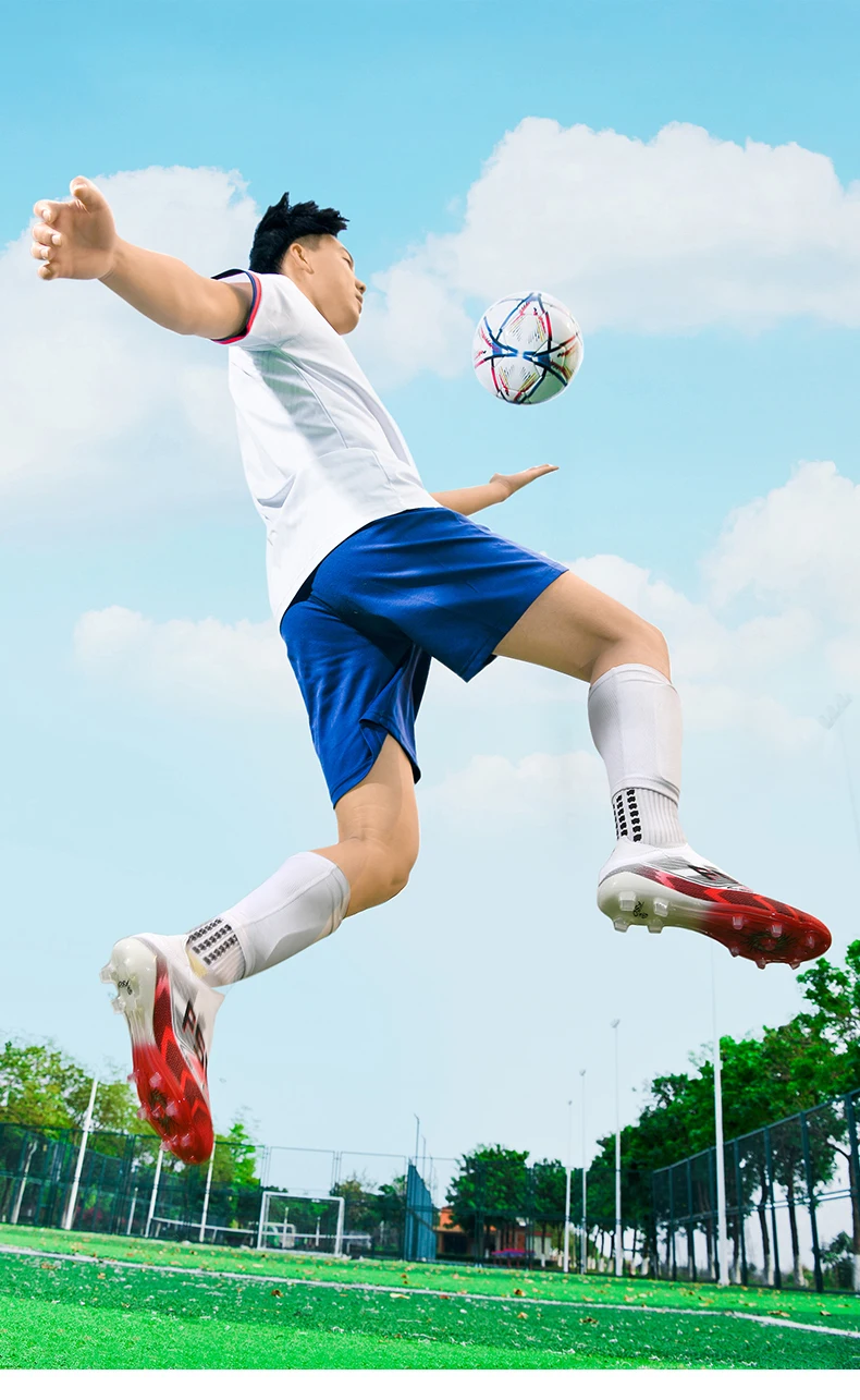 Men New Football Boots Grass Professional Original Resistant Casual Male Soccer Shoes Top Quality Ultralight Football Shoes