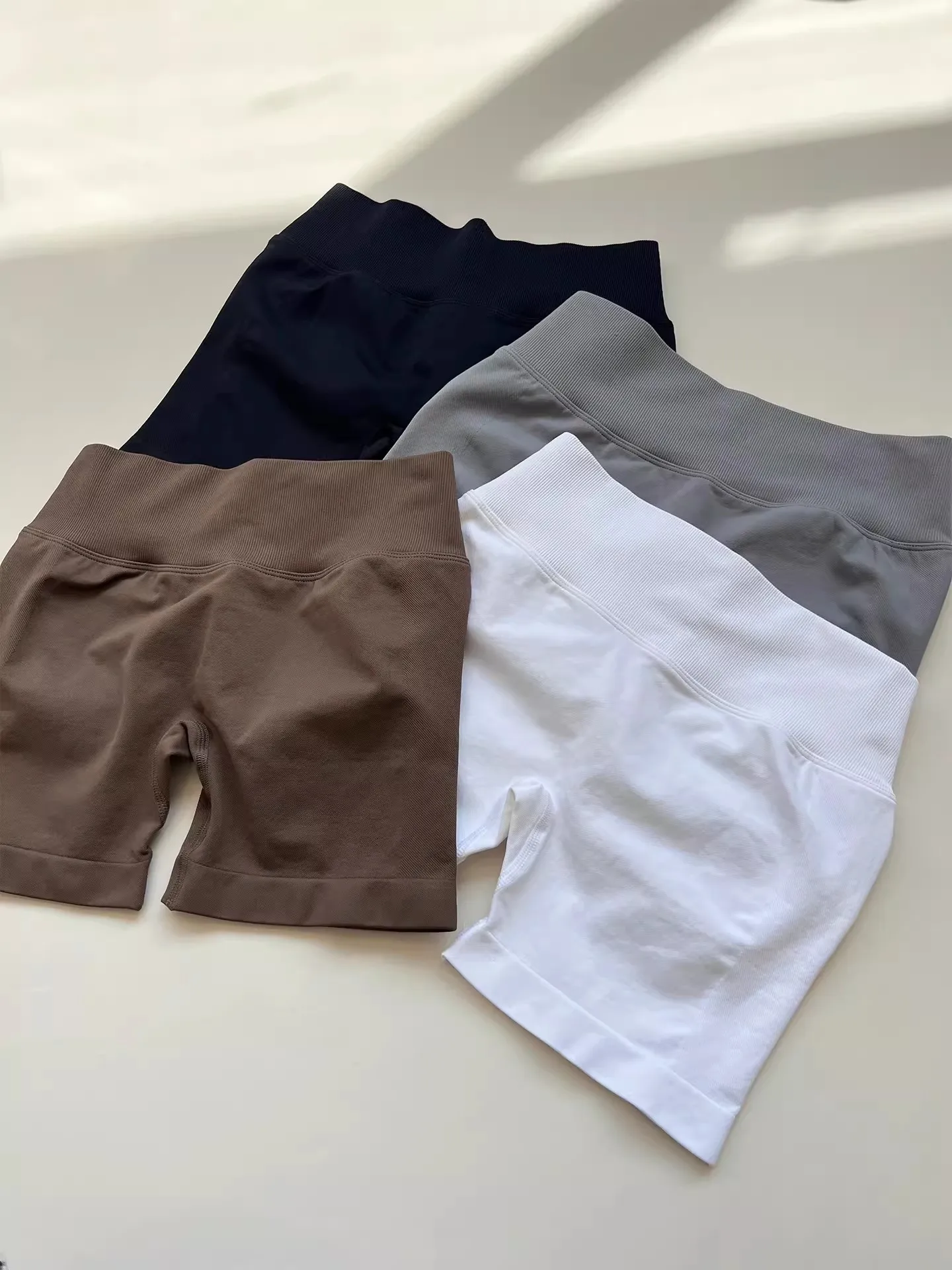 European & American Style Butt Lifting Shorts, Back V-Waist Fitness Shorts, Breathable Push-Up Booty Pants for Workout, Weight L
