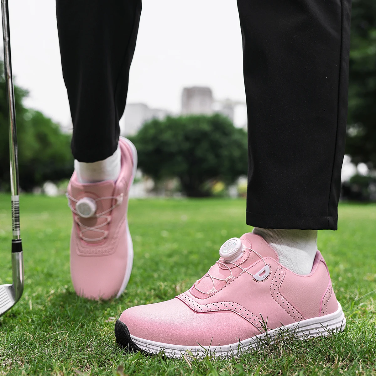 Golf Shoes for Fashionable Outdoor Use for Both Men and Women, With Anti-slip Design, Suitable for Mountain Climbing and Hiking