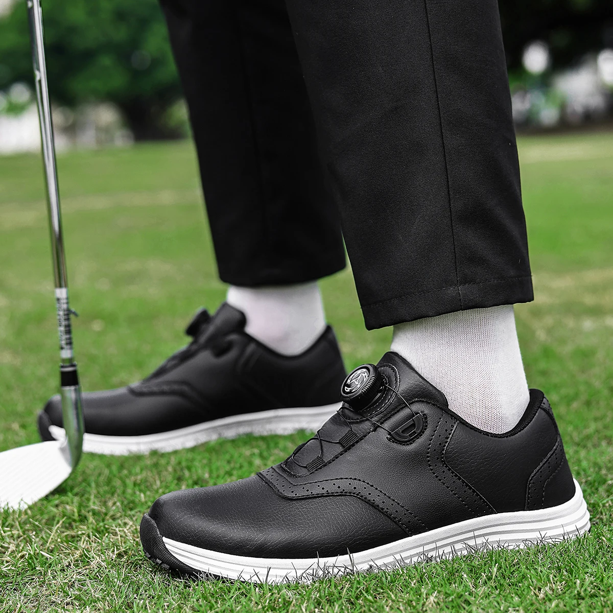 Golf Shoes for Fashionable Outdoor Use for Both Men and Women, With Anti-slip Design, Suitable for Mountain Climbing and Hiking