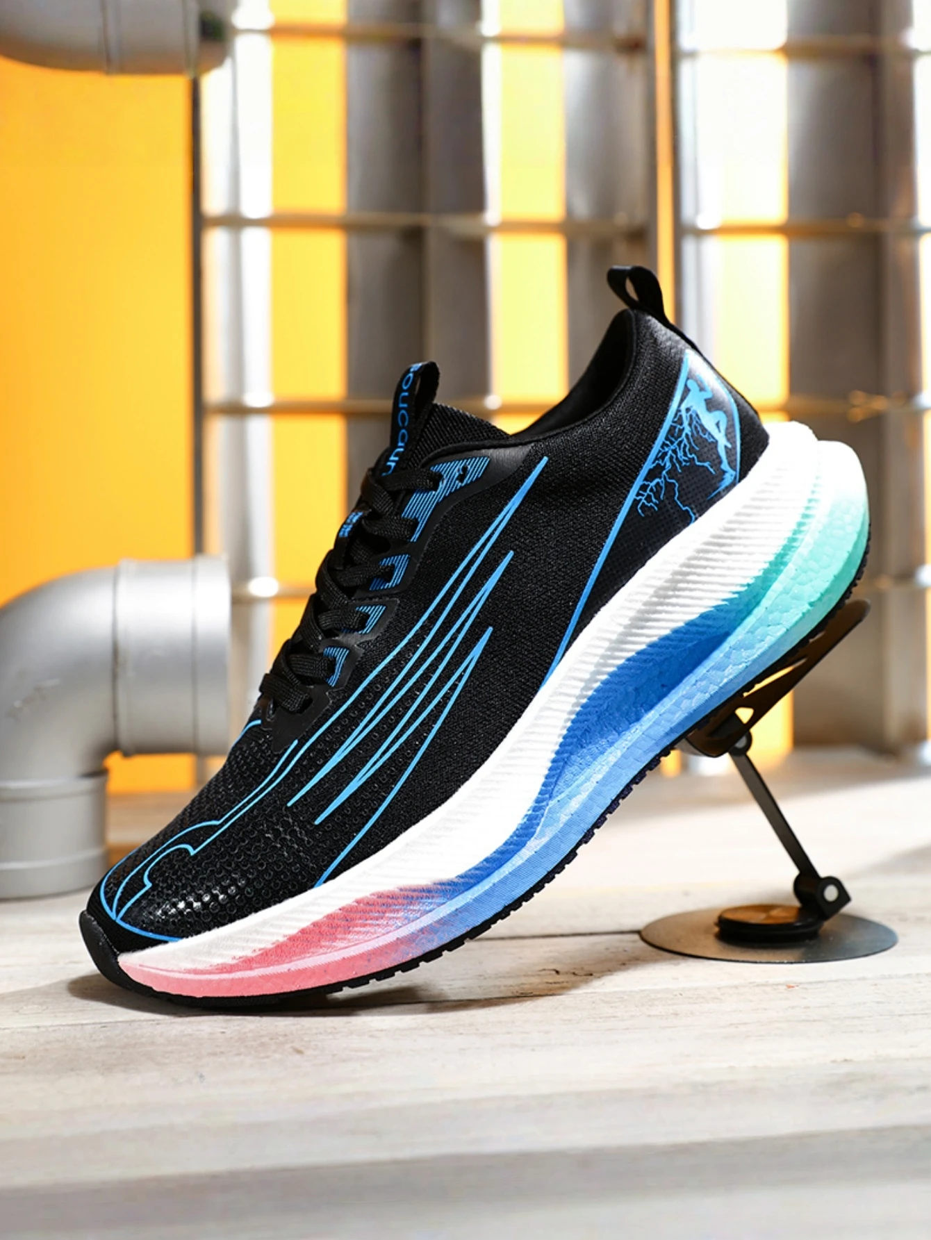 Men's Ultra-Light Professional Marathon Running Shoes, Featuring a Breathable Low-Top Design, Suitable for Year-Round Training, Gym Workouts, and Track and Field Sports