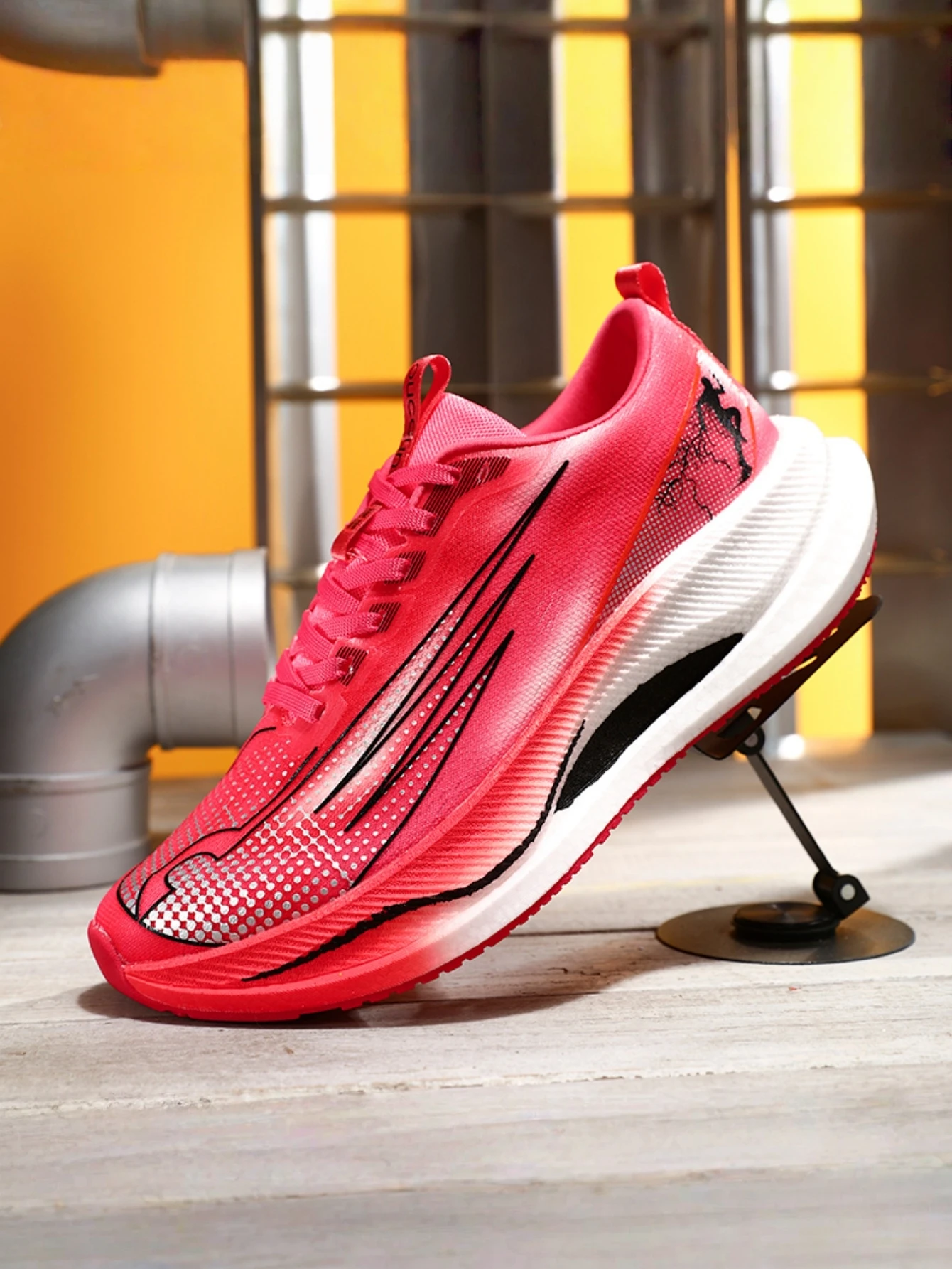 Men's Ultra-Light Professional Marathon Running Shoes, Featuring a Breathable Low-Top Design, Suitable for Year-Round Training, Gym Workouts, and Track and Field Sports