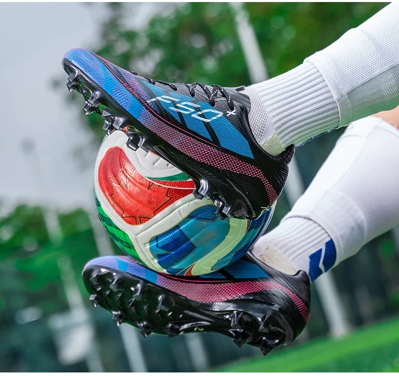 New Men Football Boots Grass Outdoor Sport Training Shoes Match Non-Slip Soccer Shoes Professional Ultralight Sneakers Unisex