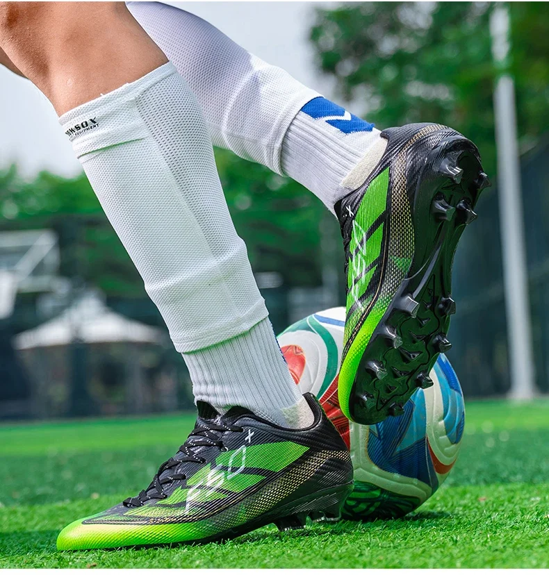 New Men Football Boots Grass Outdoor Sport Training Shoes Match Non-Slip Soccer Shoes Professional Ultralight Sneakers Unisex