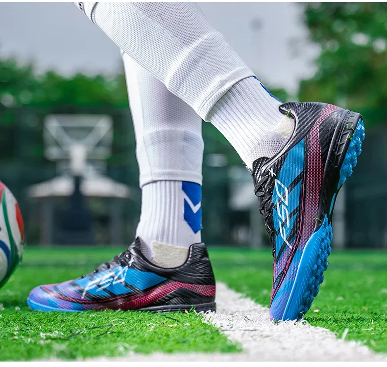 New Men Football Boots Grass Outdoor Sport Training Shoes Match Non-Slip Soccer Shoes Professional Ultralight Sneakers Unisex