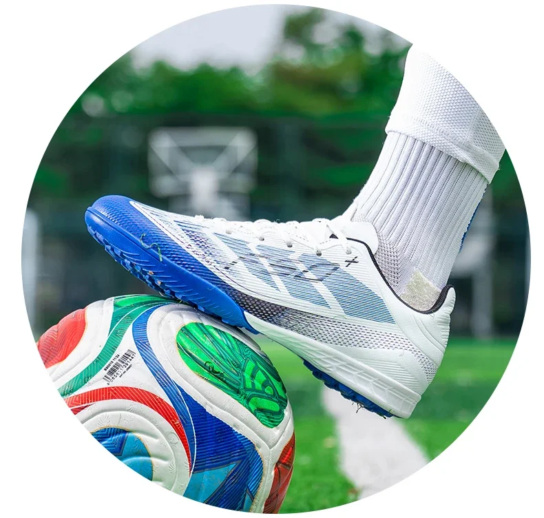 New Men Football Boots Grass Outdoor Sport Training Shoes Match Non-Slip Soccer Shoes Professional Ultralight Sneakers Unisex