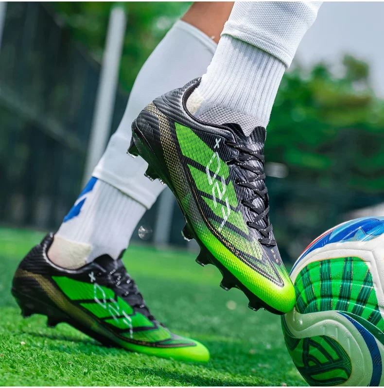 New Men Football Boots Grass Outdoor Sport Training Shoes Match Non-Slip Soccer Shoes Professional Ultralight Sneakers Unisex