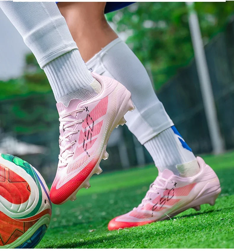 New Men Football Boots Grass Outdoor Sport Training Shoes Match Non-Slip Soccer Shoes Professional Ultralight Sneakers Unisex