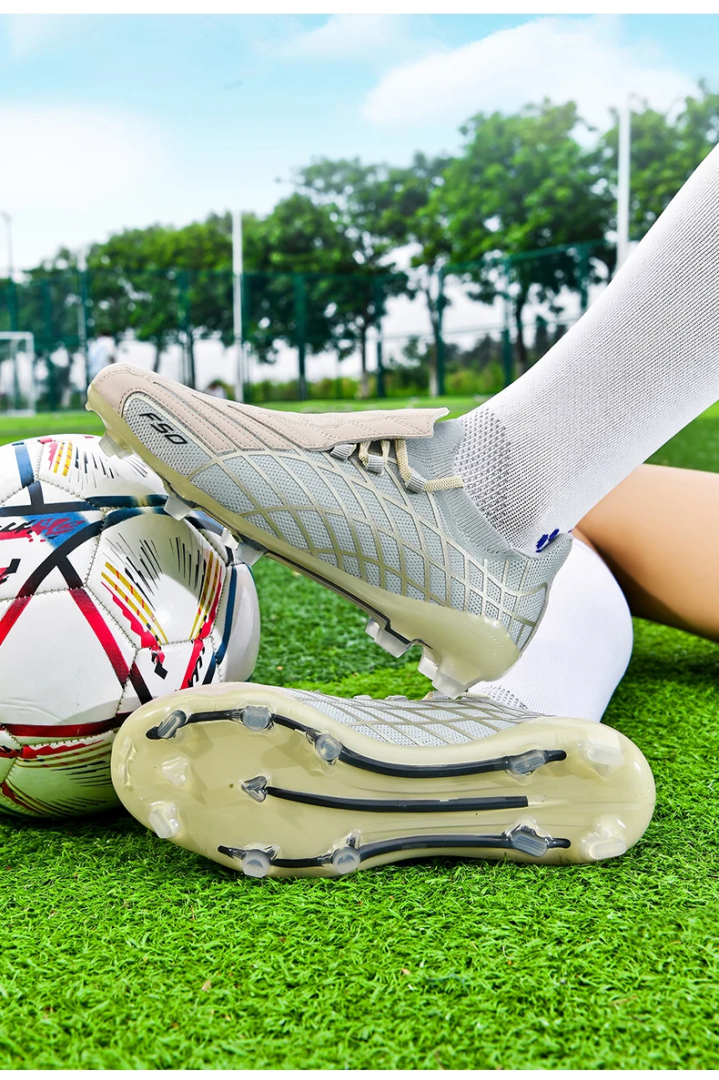 New Men Professional Soccer Shoes Non-slip Football Boots Unisex Breathable Futsal Sports New Cleats Drop Shipping Ultralight