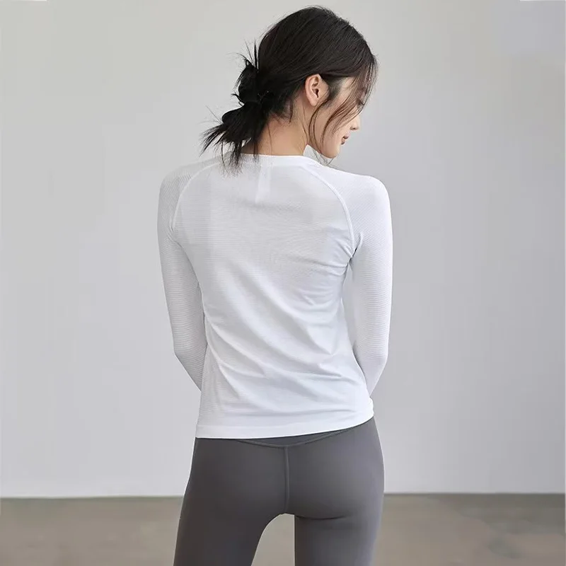 Women's Autumn & Winter Yoga Training Top, High Stretch Slim Fit Crew Neck, Quick-Dry Long Sleeve Sports Fitness Shirt
