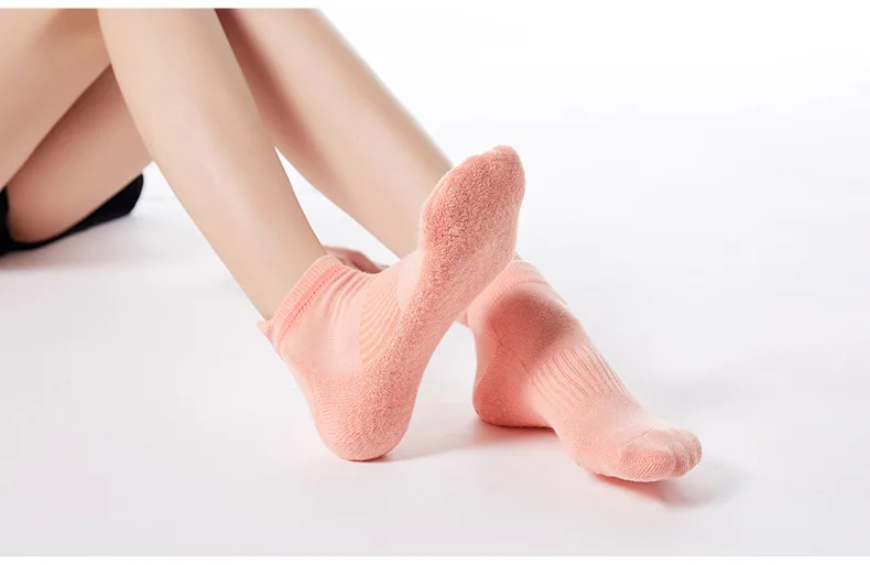 Professiona Yoga Socks for Women Non Slip Pilates Socks Grip Socks for Sports Barefoot Barre Ballet