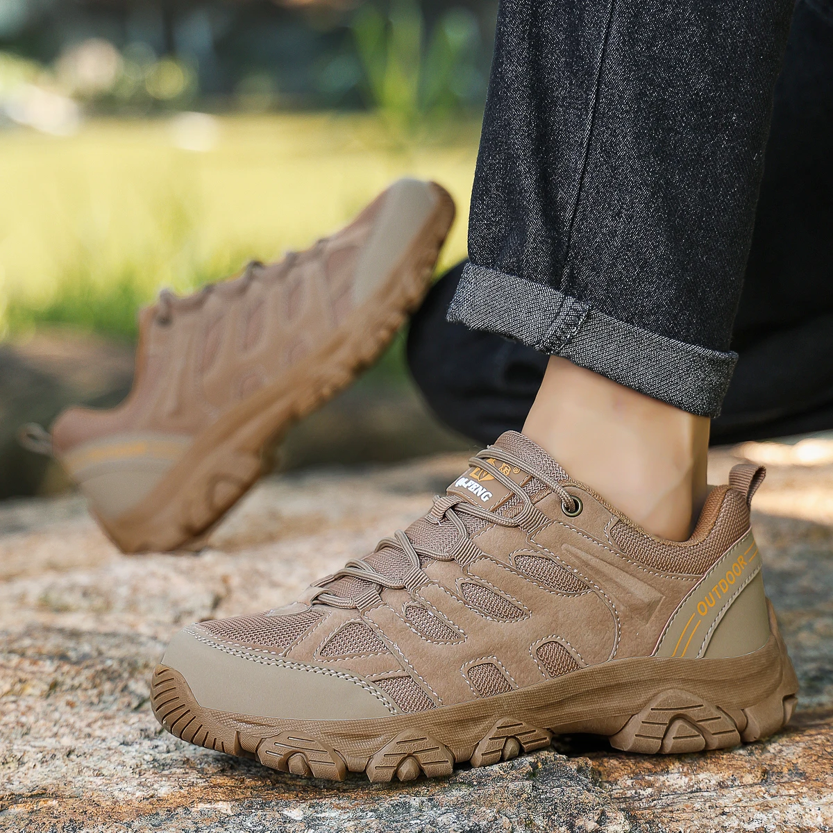 Men Off-Road Hiking Shoes Mountain Sneakers Winter Retro Leather Shoe Sport Outdoor Black Trail Running Footwear Low Top Spring