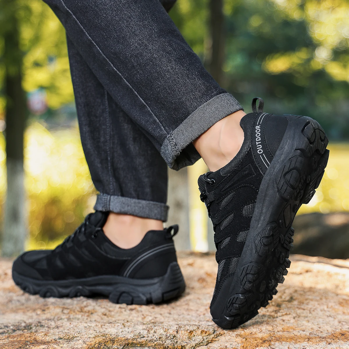 Men Off-Road Hiking Shoes Mountain Sneakers Winter Retro Leather Shoe Sport Outdoor Black Trail Running Footwear Low Top Spring