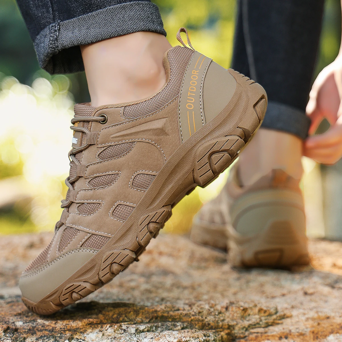Men Off-Road Hiking Shoes Mountain Sneakers Winter Retro Leather Shoe Sport Outdoor Black Trail Running Footwear Low Top Spring