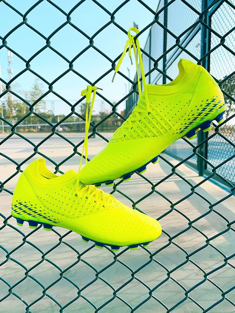 Men Football Cleats Fashion Youth Soccer Shoes Knit Football Training Trainers Breathable Society Campo Non Slip Sports Footwear