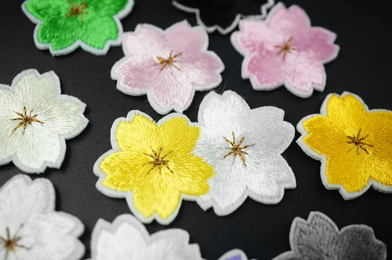 Sakura Patches Embroidery For T-Shirt Iron On Appliques Clothes Jeans Stickers Badges Parche
