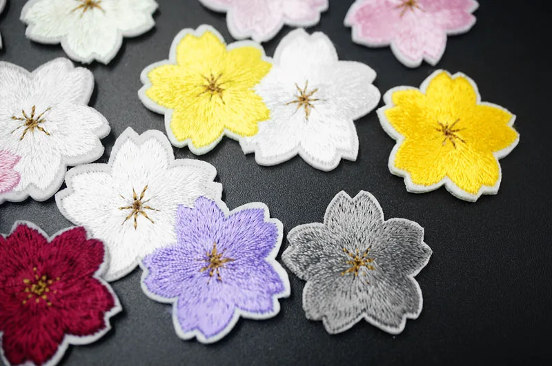 Sakura Patches Embroidery For T-Shirt Iron On Appliques Clothes Jeans Stickers Badges Parche
