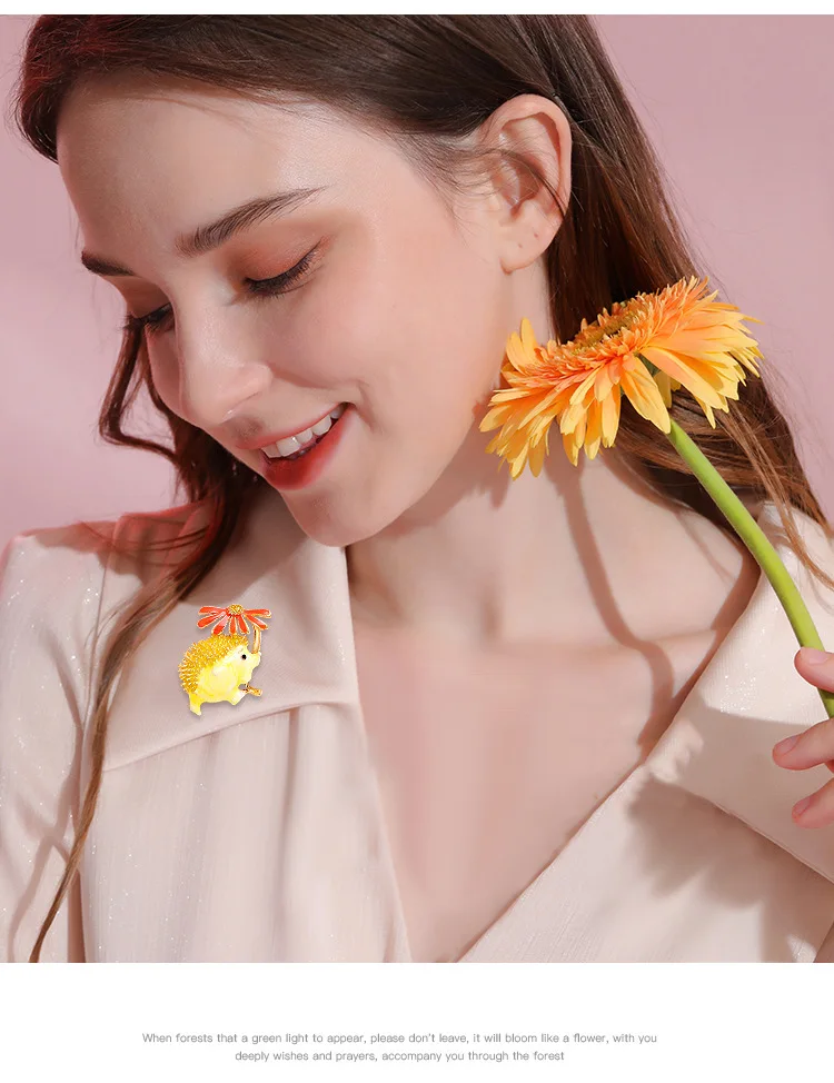 SKEDS Creative Women Enamel Hedgehog Daisy Jewelry Brooches Fashion Cute Animal Coat Clothing Bag Badges Brooch Pin Gift