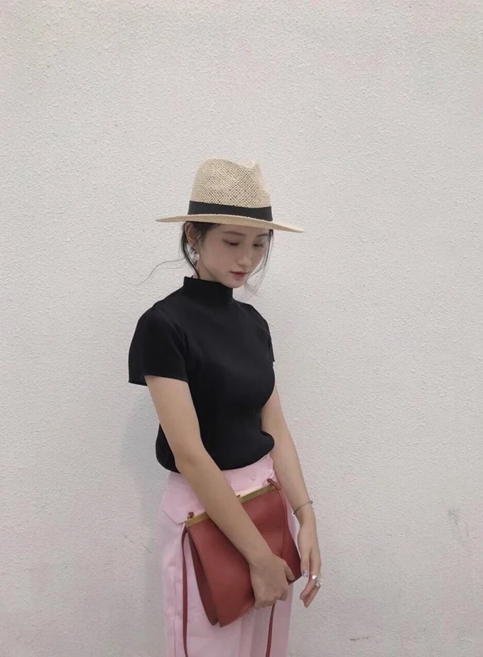 Miyake Pleated Half High Neck Profile Black T-shirts Women 2026 Summer Korean Fashion Causal Tops Designer Aesthetic Clothing