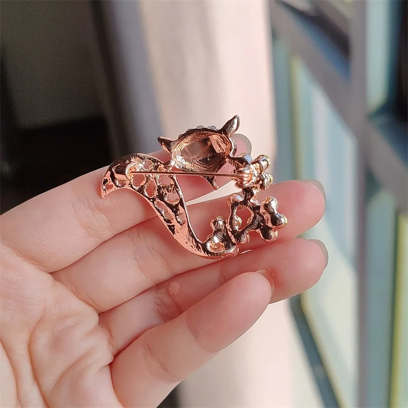 Ladies Fox Brooch Women's Simple Fashion Corsage Sweater Coat Accessories Brooch For Women Animal Party Wedding Brooches Pins