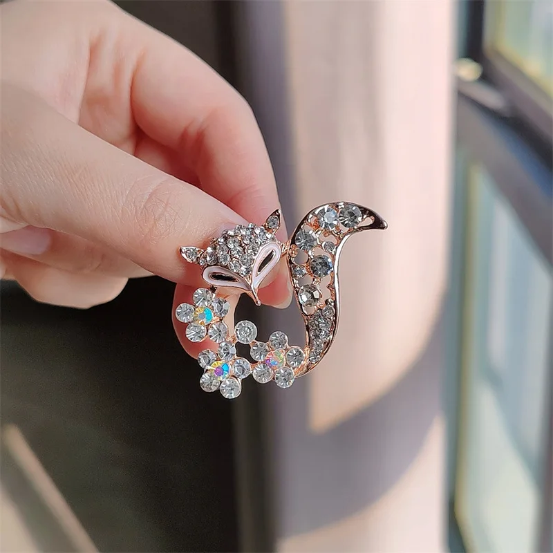 Ladies Fox Brooch Women's Simple Fashion Corsage Sweater Coat Accessories Brooch For Women Animal Party Wedding Brooches Pins