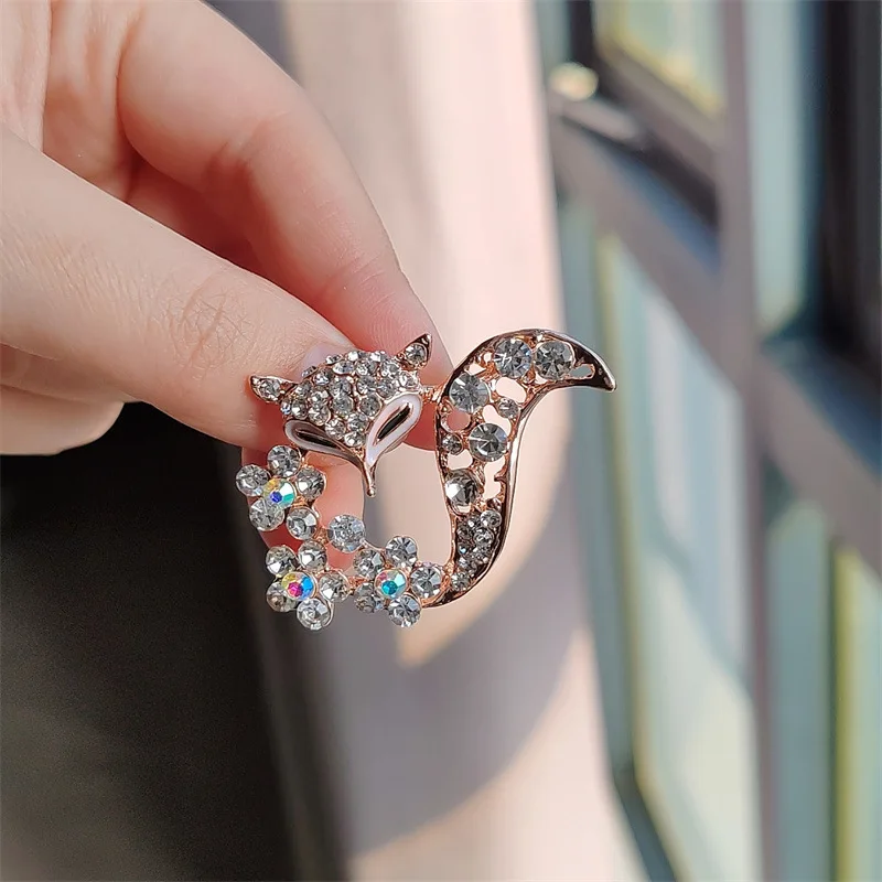 Ladies Fox Brooch Women's Simple Fashion Corsage Sweater Coat Accessories Brooch For Women Animal Party Wedding Brooches Pins