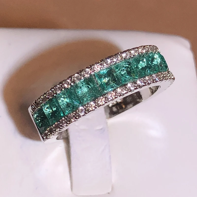 Retro Shape Rings for Women Green Zircon Sliver Color Jewelry Ring Classic Wedding Engagement Full Drill Jewelry Love Ring