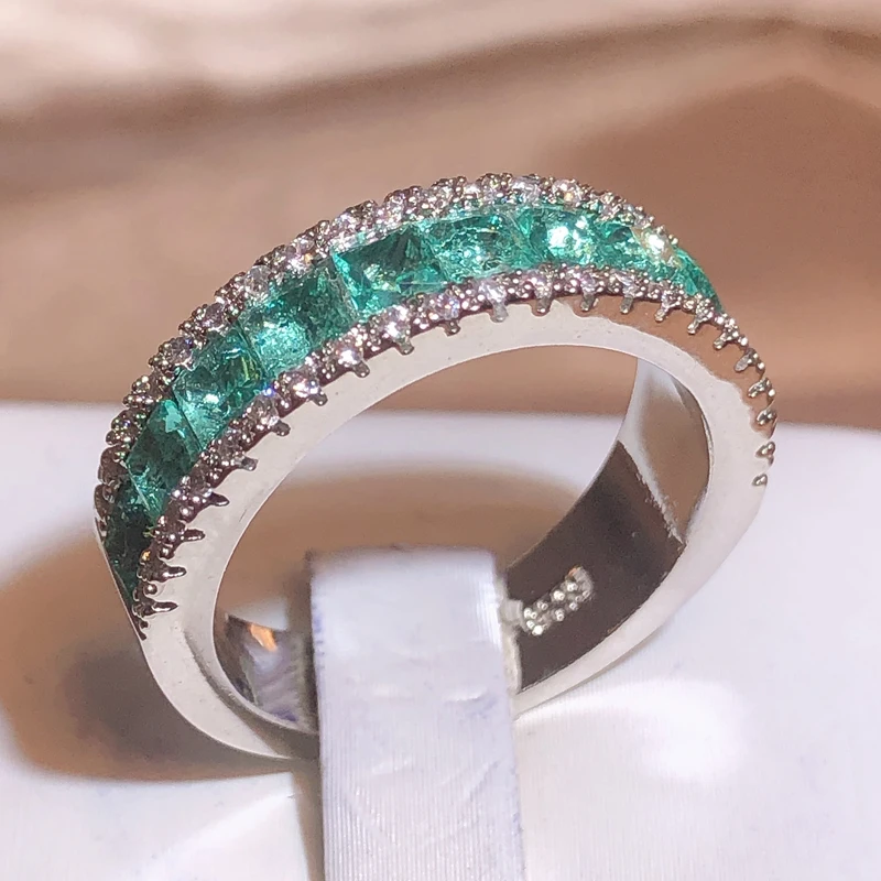 Retro Shape Rings for Women Green Zircon Sliver Color Jewelry Ring Classic Wedding Engagement Full Drill Jewelry Love Ring
