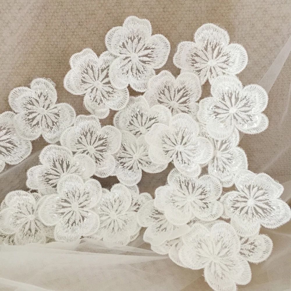 5Pcs White Embroidered Flowers Patches Fabric Applique Sewing Patch Repair For Wedding Bags Headwear Accessories DIY Crafts